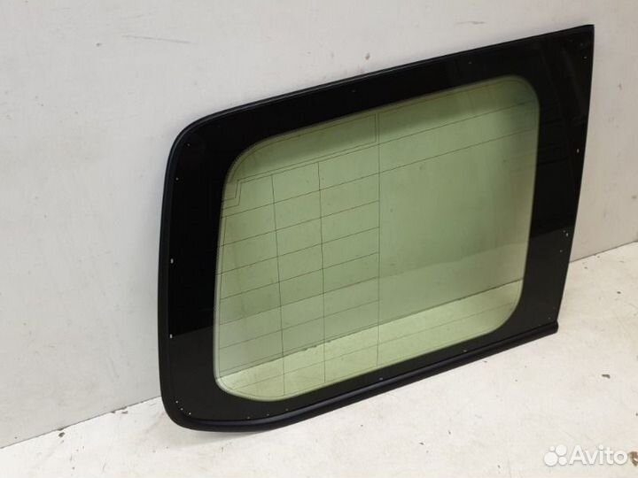 Стекло в крыло заднее правое Toyota Land Cruiser