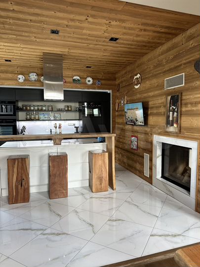 Дом 324 м² на участке 17 сот.