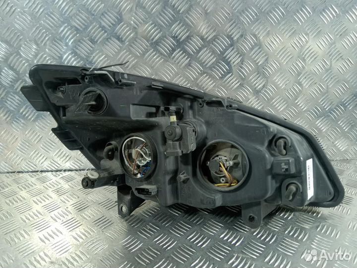Фара Renault Scenic (2003-2009)