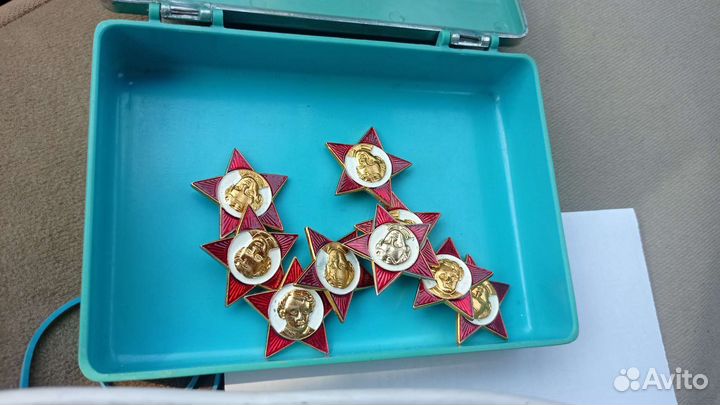 Значок октябренка