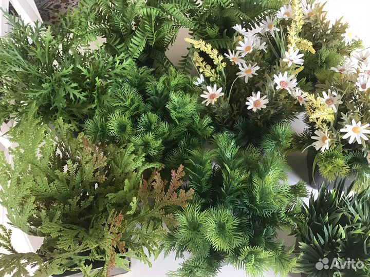 Искусственные цветы, зелень, трава