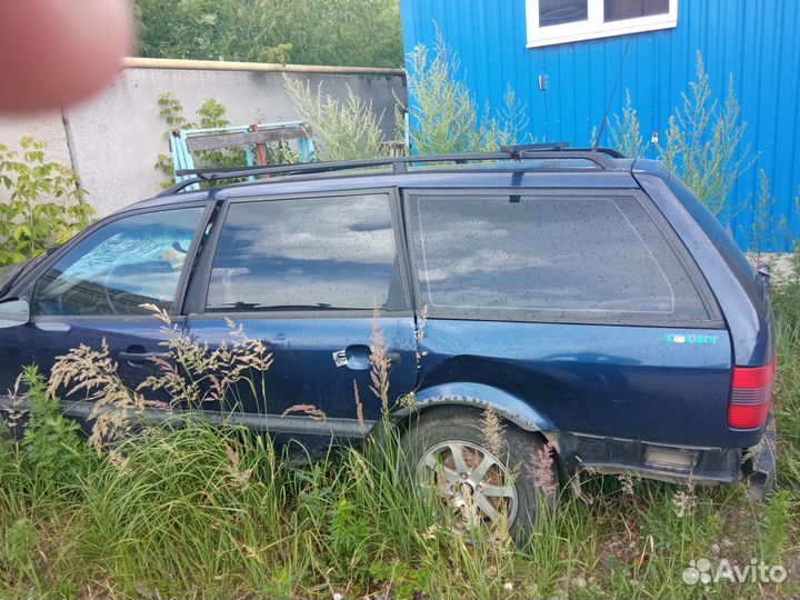 Volkswagen Passat 1.8 МТ, 1996, битый, 311 000 км
