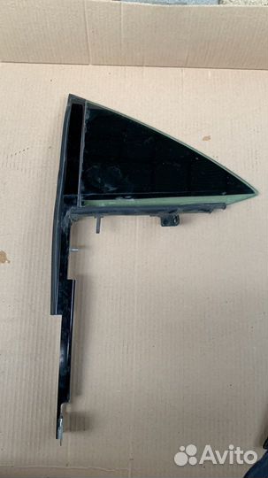Боковое стекло глухое двери Mercedes CLS W218
