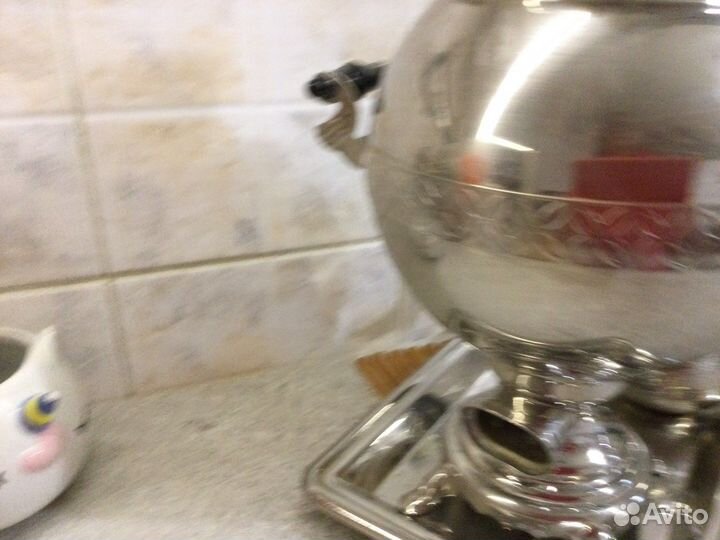 Самовар электрический на подносе с сахарницей