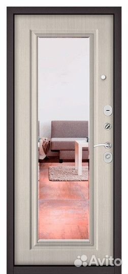 Входная дверь с зеркалом