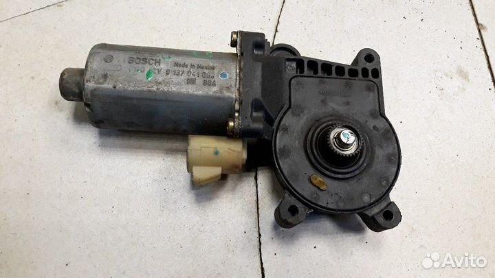 Моторчик стеклоподъемника задний правый