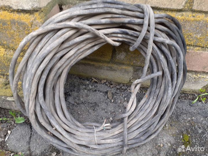 Хрусталь в виде рога на удачу