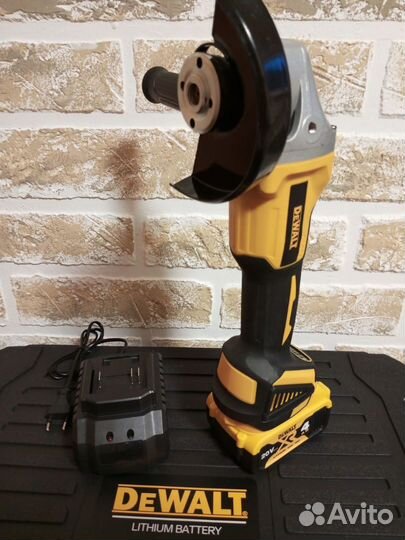 Набор аккумуляторного инструмента Dewalt 4в1