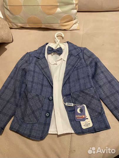 Белая рубашка и пиджак на мальчика с бабочкой