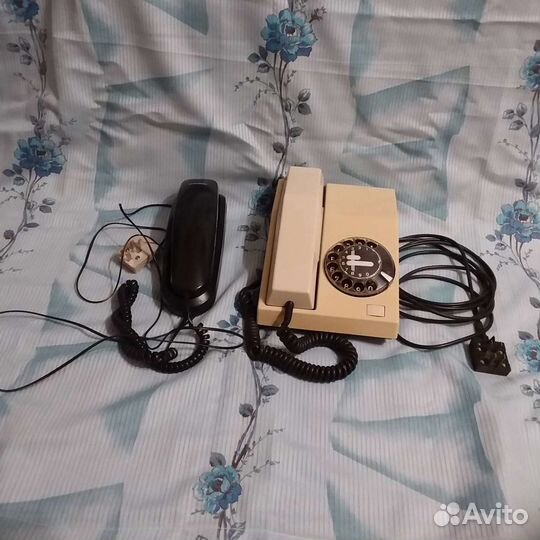 Телефоны дисковый и кнопочный