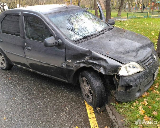 Накладка магнитолы Renault Logan