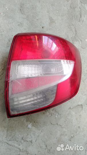 Фара задняя правая гранта 2015 года