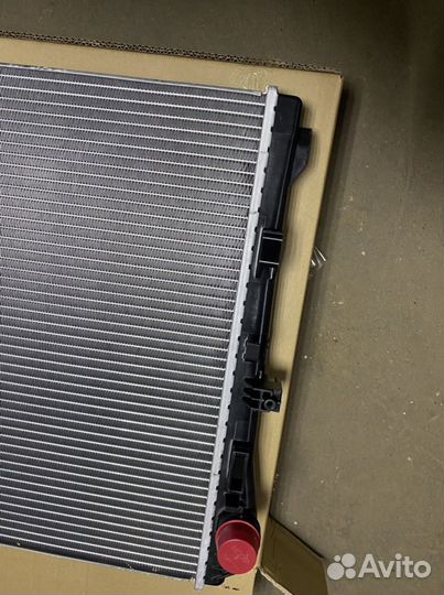 Радиатор охлаждения двигателя mercedes W213