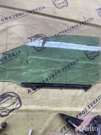 Стекло передней левой двери Lexus rx3