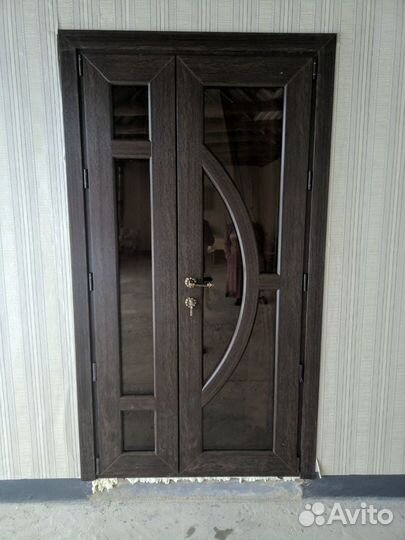 Пластиковая дверь 118х200