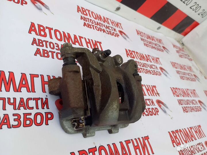 Супорт тормозной задний правый Инфинити QX80 Z62