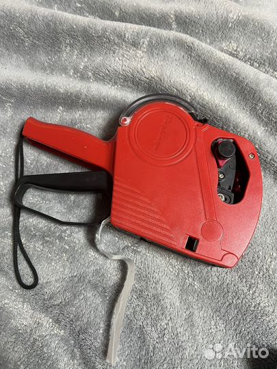 Этикет пистолет