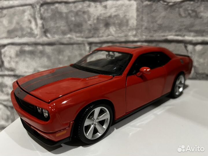 Dodge Challenger SRT8 1/24 Maisto