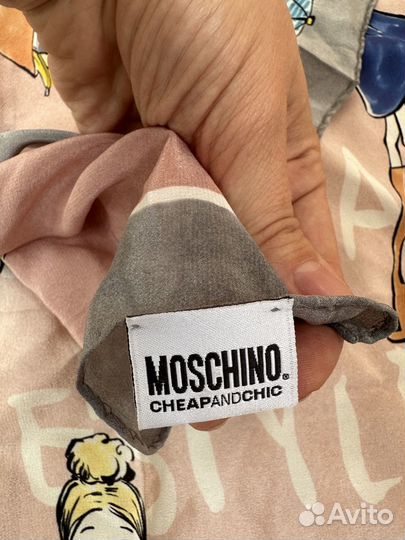 Шелковый платок moschino