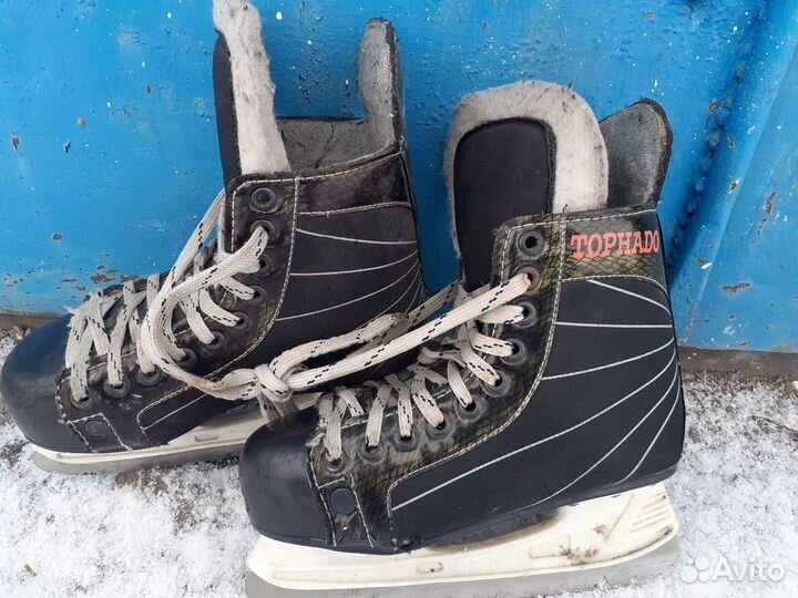 Коньки хоккейные