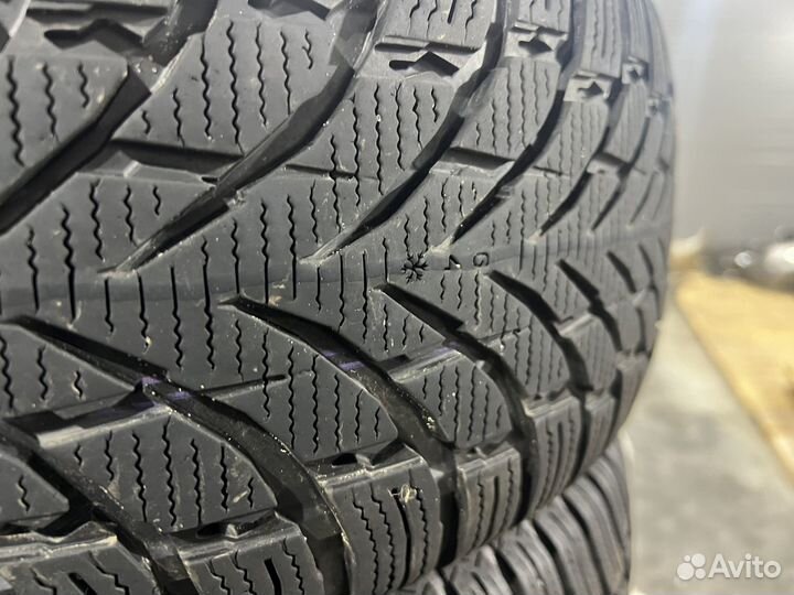 Nokian Tyres WR SUV 4 225/25 R19 98L