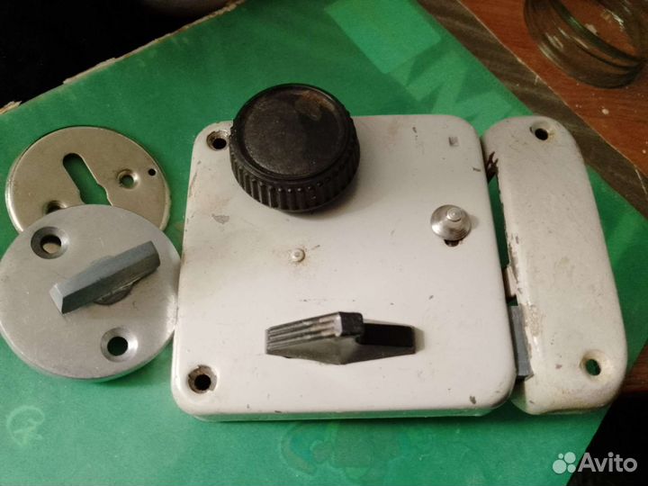 Швейная машина LADA