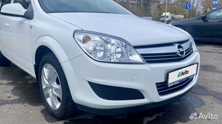 Opel Astra 1.6 МТ, 2013, 93 000 км