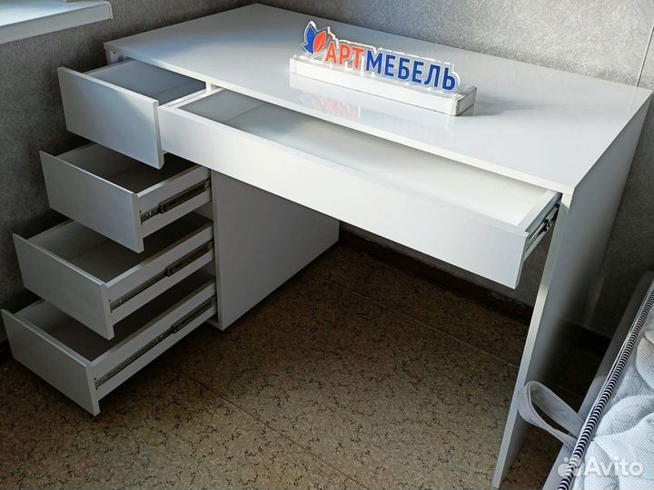 Стол компьютерный №13