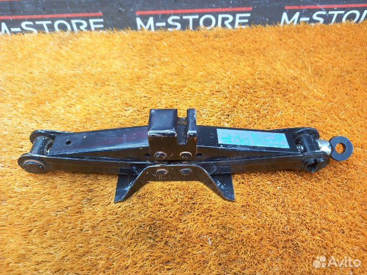 Домкрат Subaru Impreza GC1