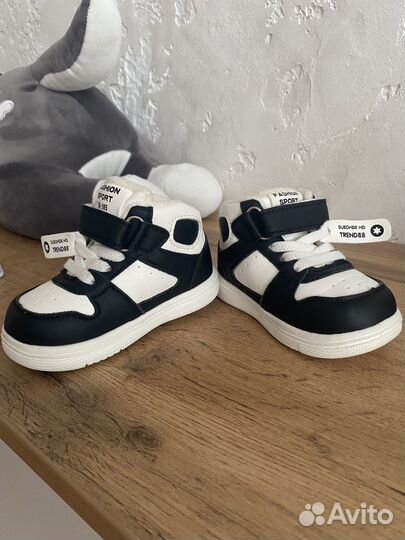 Кроссовки для малышей