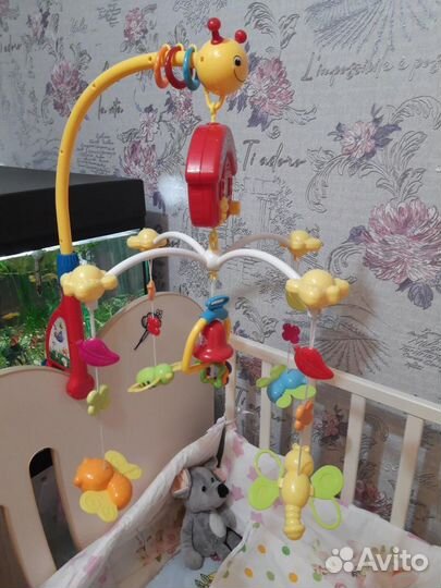 Музыкальная карусель на кроватку