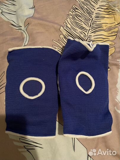 Наколенники