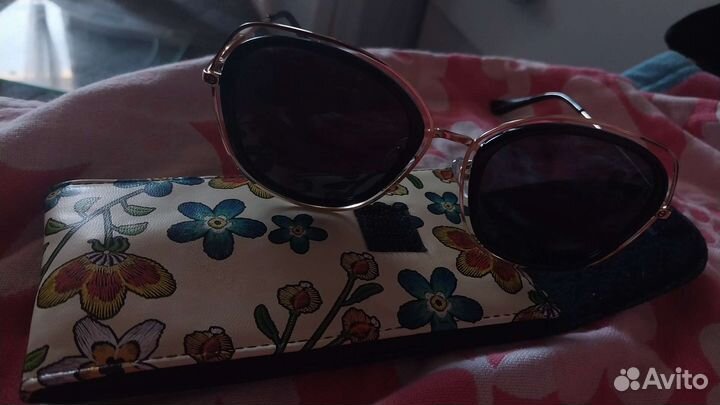 Солнцезащитные очки брендовые