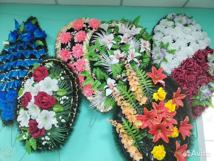 Ритуальные венки и корзины