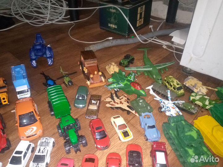 Маленькая коллекция разных машинак