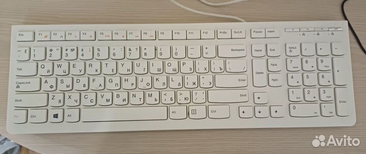 Клавиатура белая в отличном качестве