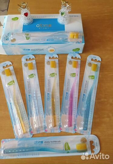 Зубная щетка упругая не травмирует десна(корея)