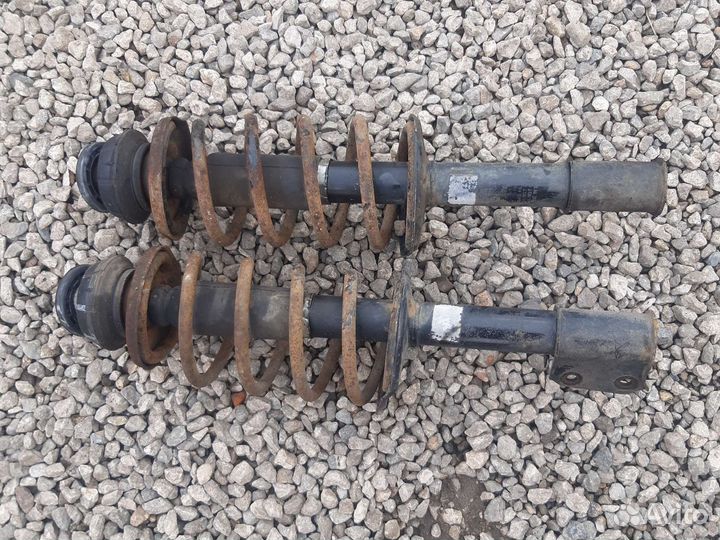 Стойки передние в сборе renault logan