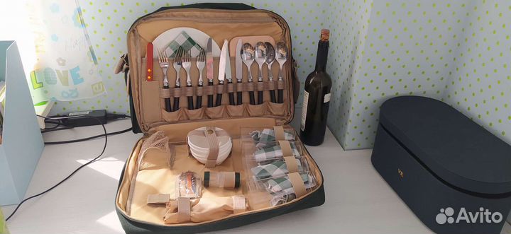 Сумка холодильник с набором посуды для пикника