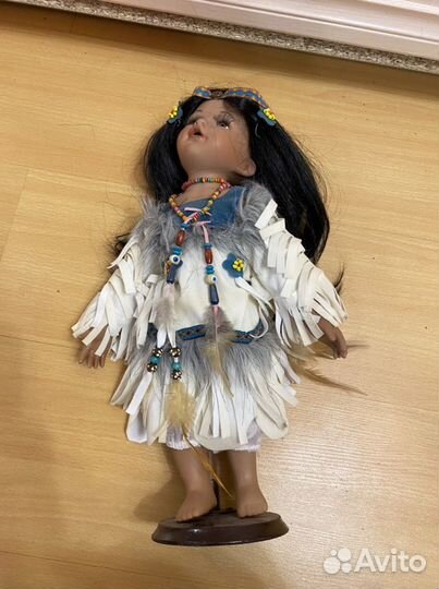 Коллекционная фарфоровая кукла индианка индеец