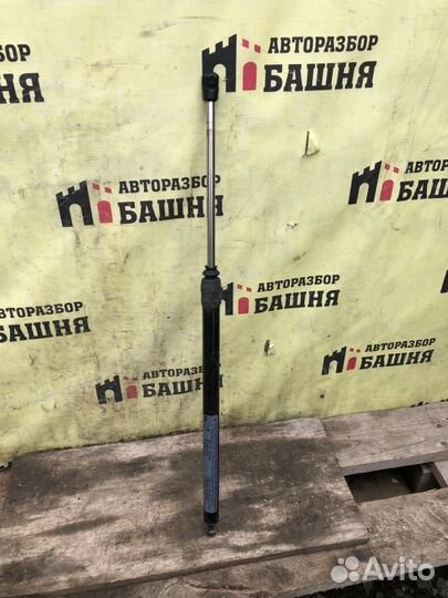 Амортизатор багажника правый Lexus Rx450 GYL15