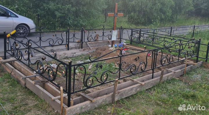 Оградки на кладбище