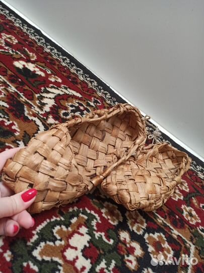 Лапти плетеные