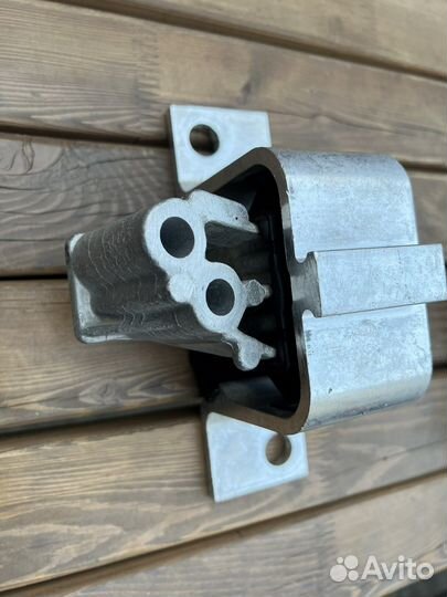 Подушка двигателя веста