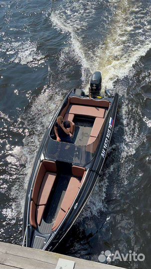 Катер с мотором