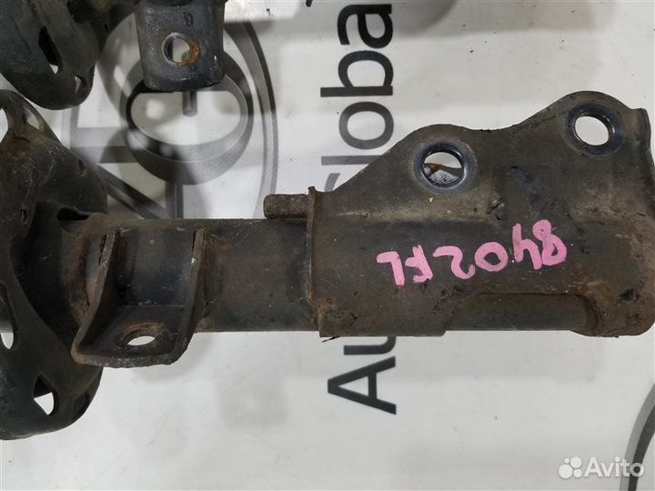 Амортизатор/стойка передняя правая Honda Vezel