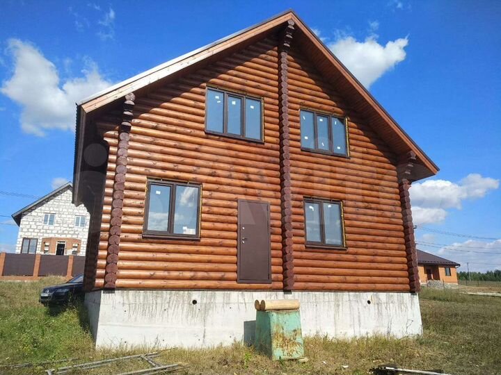 Коттедж 185 м² на участке 10 сот.