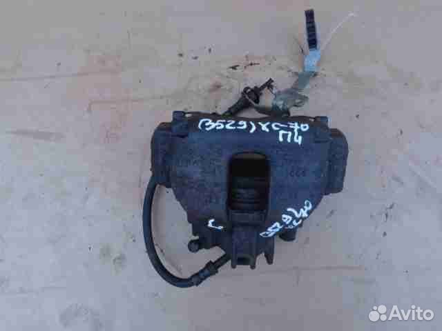 Суппорт передний левый Volvo XC70 1 (SZ,LZ)