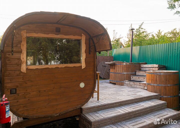 Баня на дровах у озера с купелью, для парения