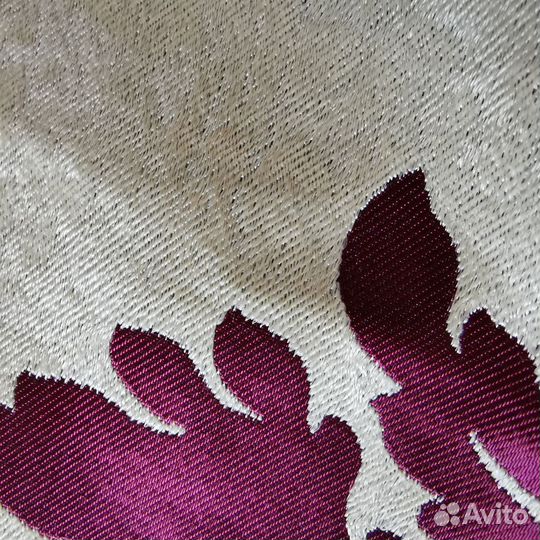 Отрез ткани для штор или мебели